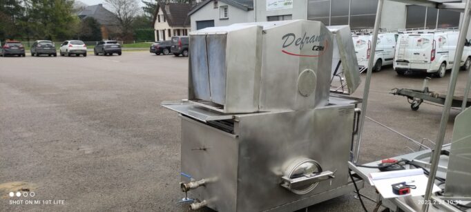 Laveuse de caisse en inox