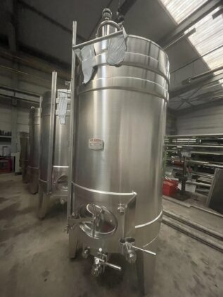 Cuve cylindrique dôme conique fond plat de 25 hL – BSA SCHEIBER